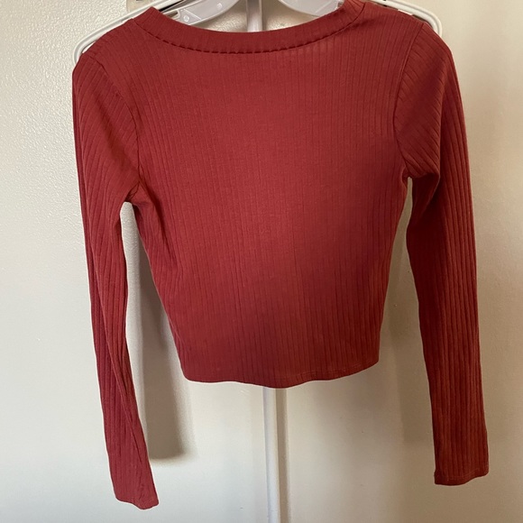Forever 21- Coral Sweater - Picture 2 of 3